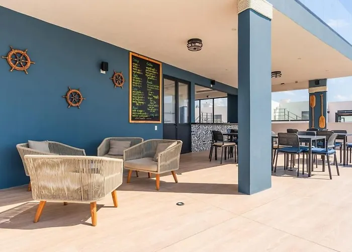 Beautiful With Kitchen Ac Gym Pool Ocean View From The Rooftop *